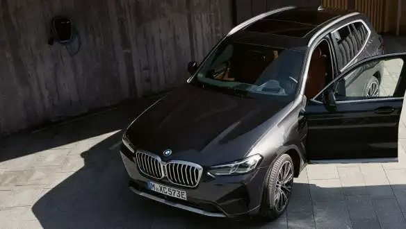 2023 BMW X3 플러그인 하이브리드 포토