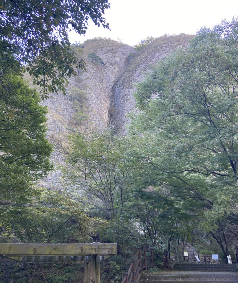 화엄굴-가파른 길