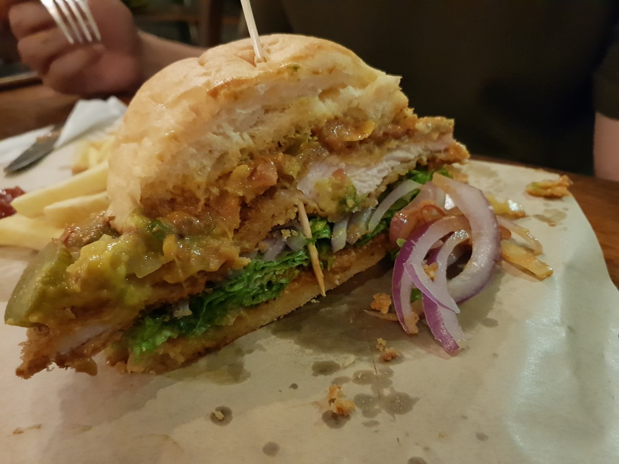 호치민 1군 아메리칸 레스토랑 수제 버거 맛집 Brick & Barrel - The Mexican Sandwich(Chicken) Large
