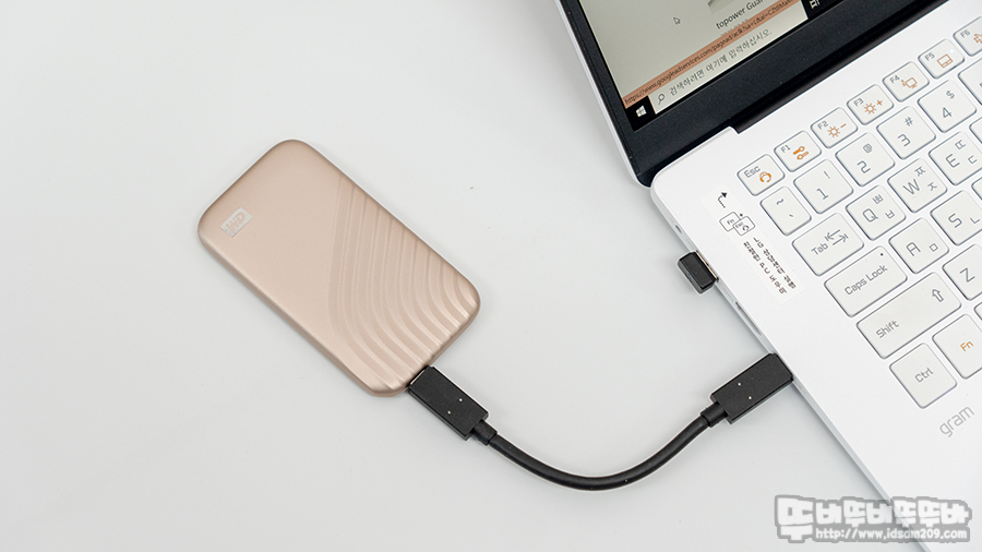  NVMe의 빠른 전송속도를 그대로 NEW WD My Passport  SSD