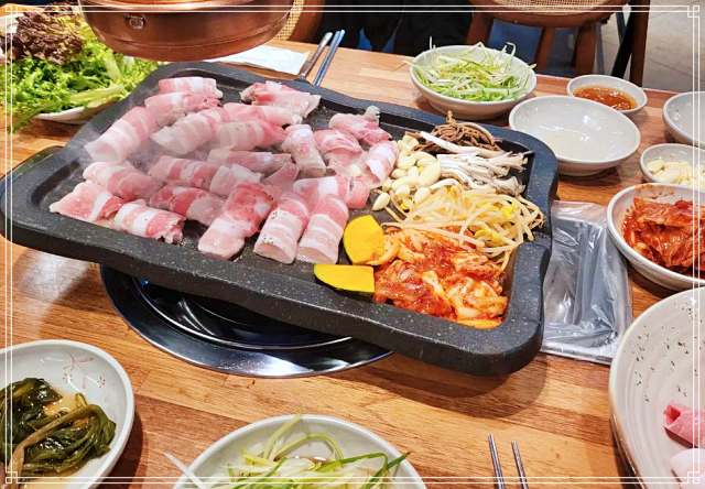 픽업 트렌드 스페셜 부산 서면 다양한 채소를 푸짐하게 대패 삼겹살 맛집