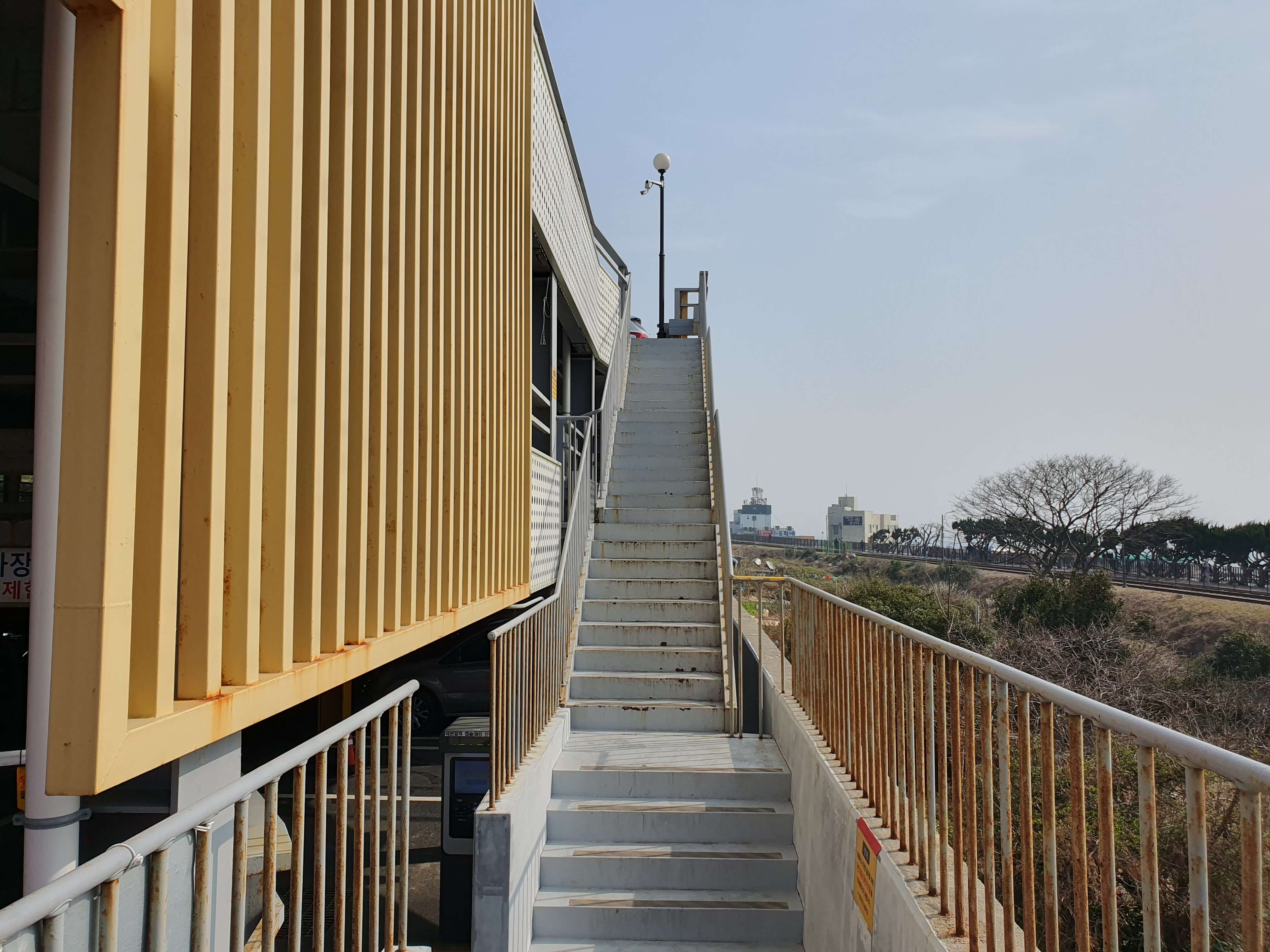 청사포 공영주차장(해운대해수욕장) 1~3층 계단