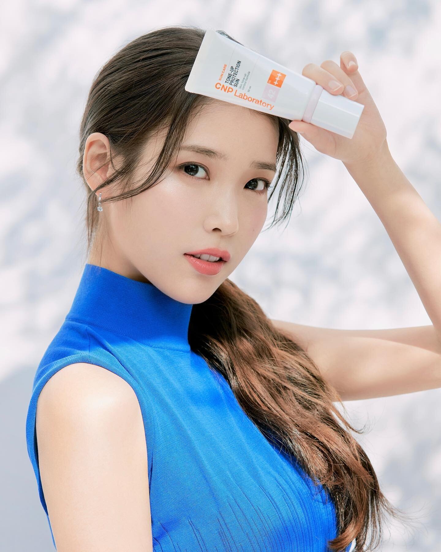  아이유 CNP 선크림 화보 사진
