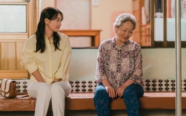  '오징어게임'에 없고 '갯마을 차차차'에 있는 것