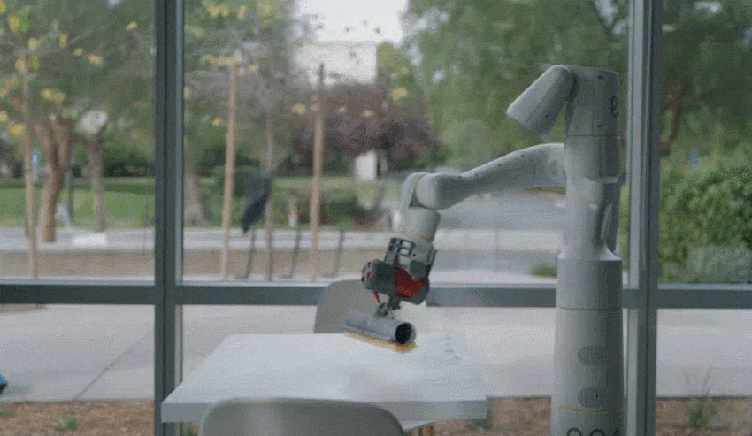  '스스로 학습할 수 있는' 알파벳의 에브리데이 로봇 VIDEO:Alphabet’s X has ‘Everyday Robots’ test fleet that autonomously performs office maintenance tasks