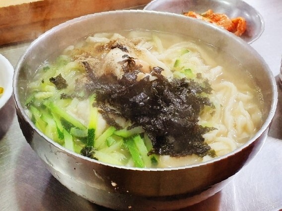어머니 칼국수 이미지