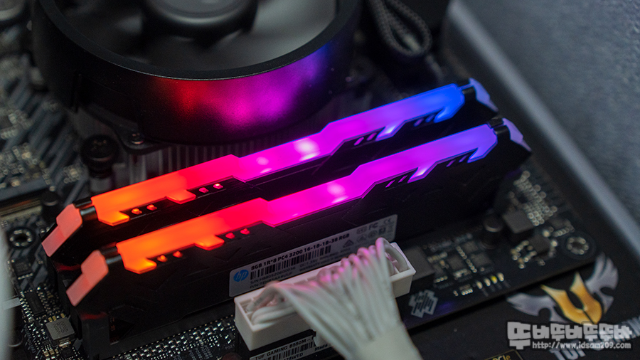  HP DDR4-3200 CL16 V8 RGB 튜닝메모리