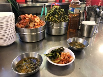 8000원 보리밥 칼국수 냉면 1+2식당