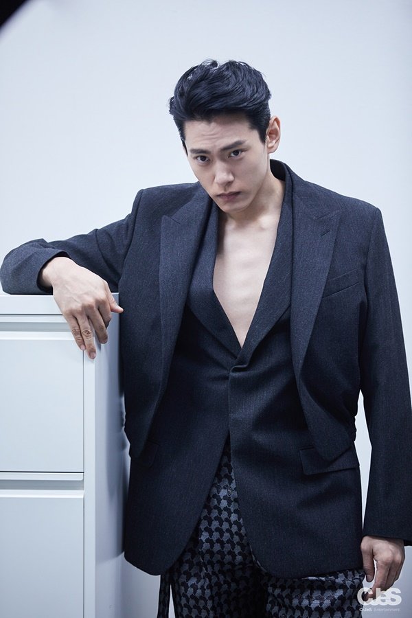  배우 유태오 최근 근황 및 인스타그램 화제