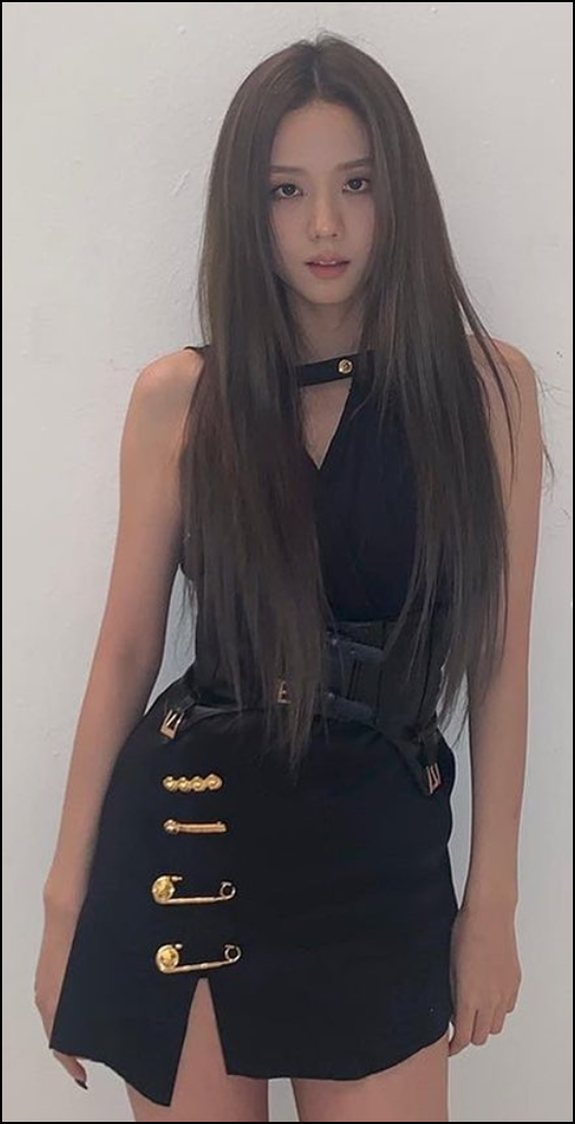  [TV속패션] 블랙핑크 지수 패션 #블랙핑크 지수 인스타그램 패션 #지수 베르사체 미니 드레스