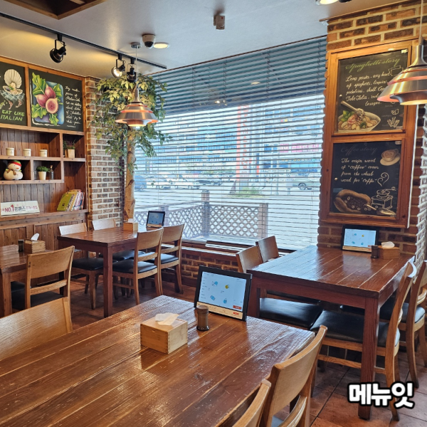  돈까스클럽 아산점 돈가스집 테이블오더 메뉴잇 설치 사례