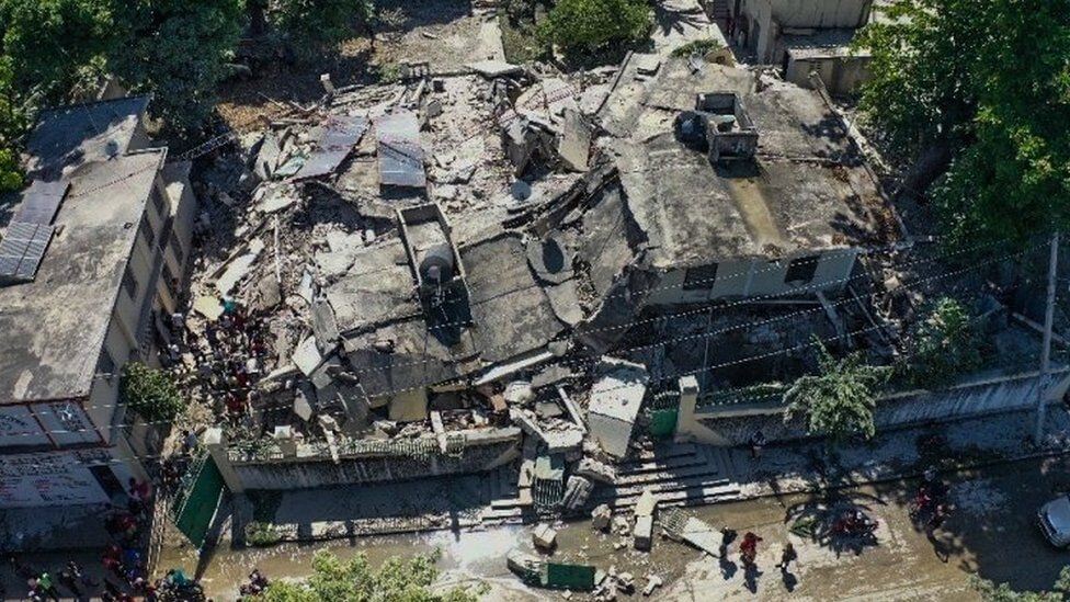  아이티 강력한 지진 발생 최소 304명 사망 VIDEO:Earthquake in Haiti kills hundreds