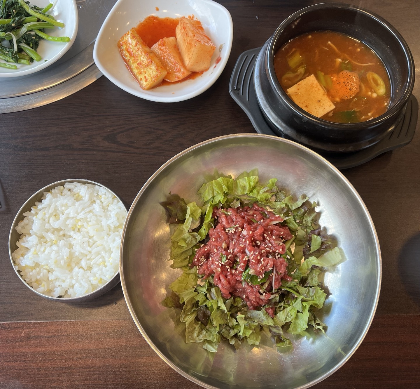 영천영화 청담점
육회비빔밥