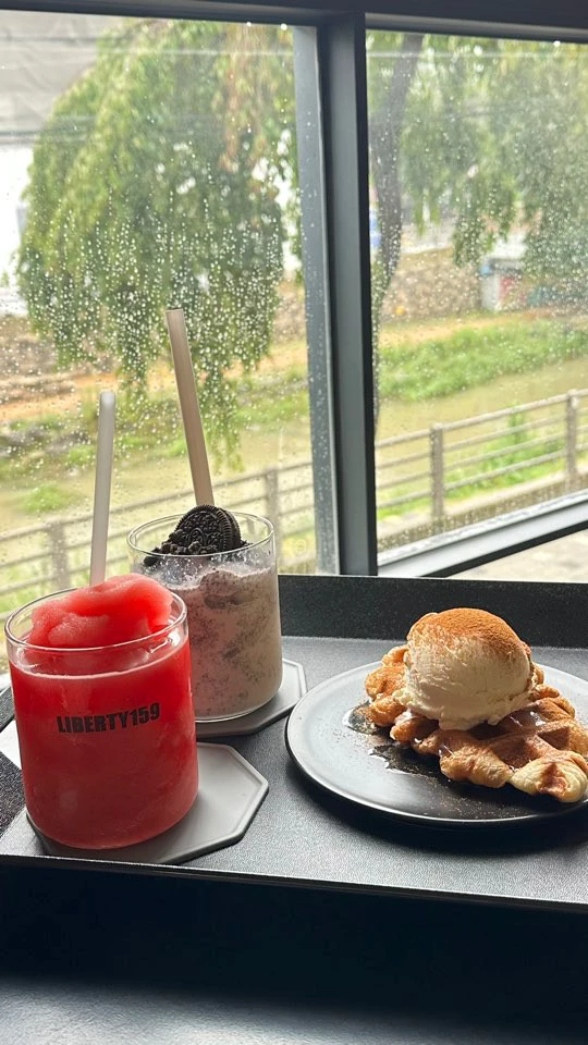 수박쥬스와 크로플이 나온사진