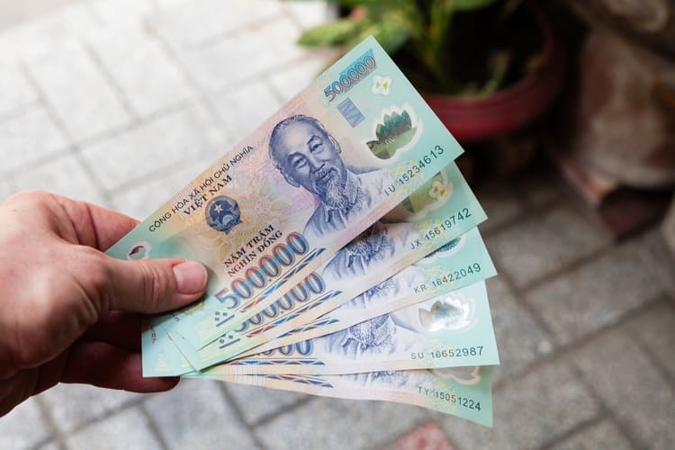 베트남 50만동 지폐