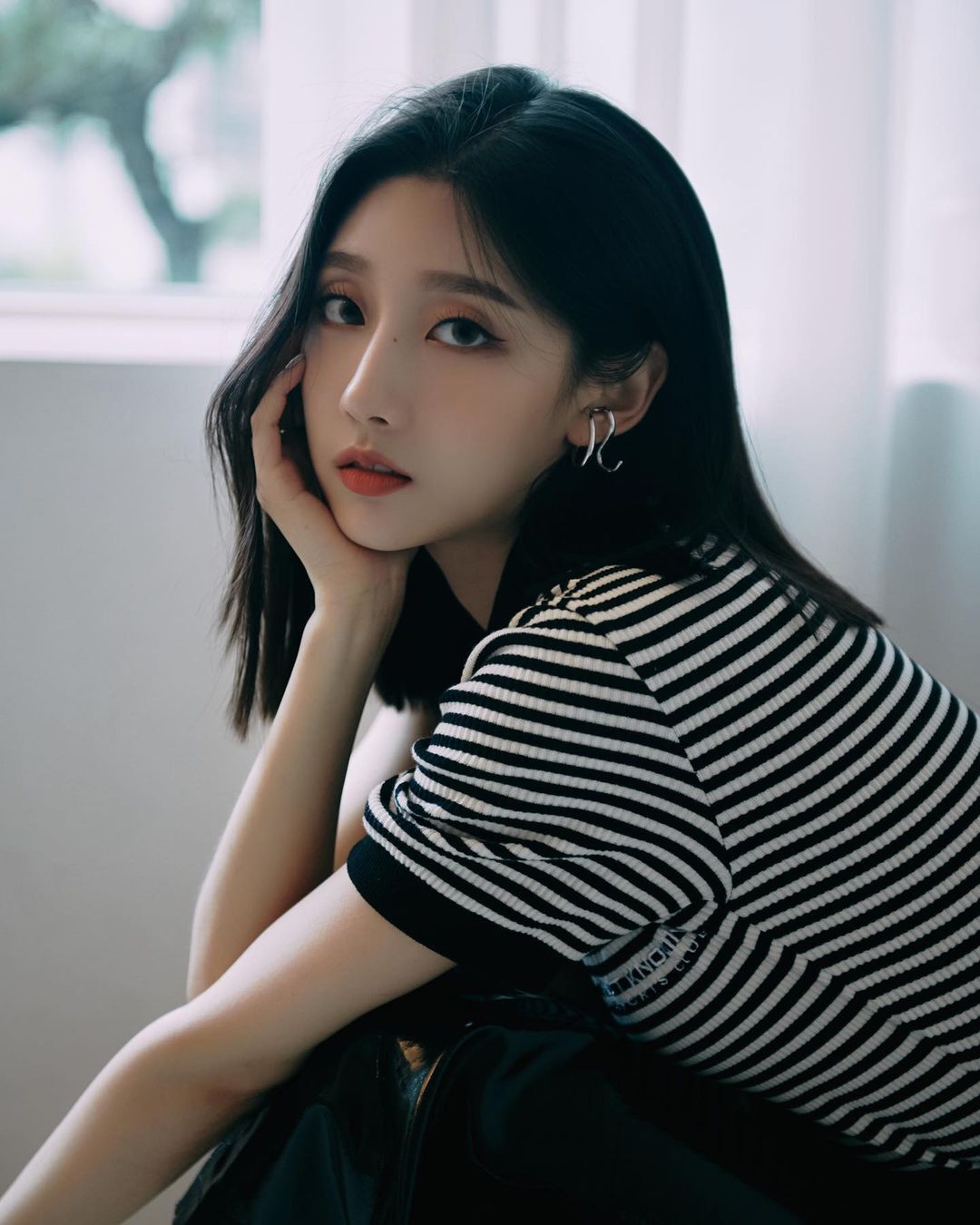  러블리즈 막내 정예인 인스타그램 화보 사진들 2107