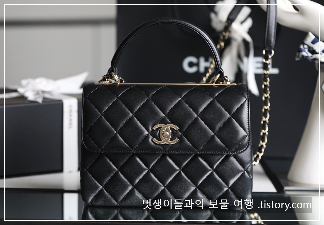 샤넬하면 CC 로고죠? 그런데 골드 하드웨어로 들어가니까 존재감이 그냥… 폭발⚡ 탑핸들도 있어서 토트백으로 들어도 완전 우아한 느낌이에요