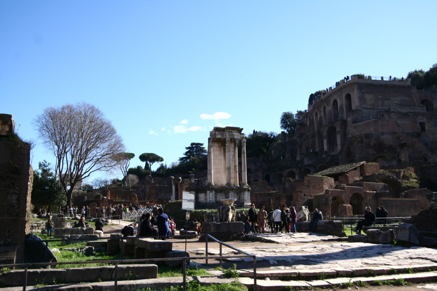 로마-포로로마노-Temple of Vestal