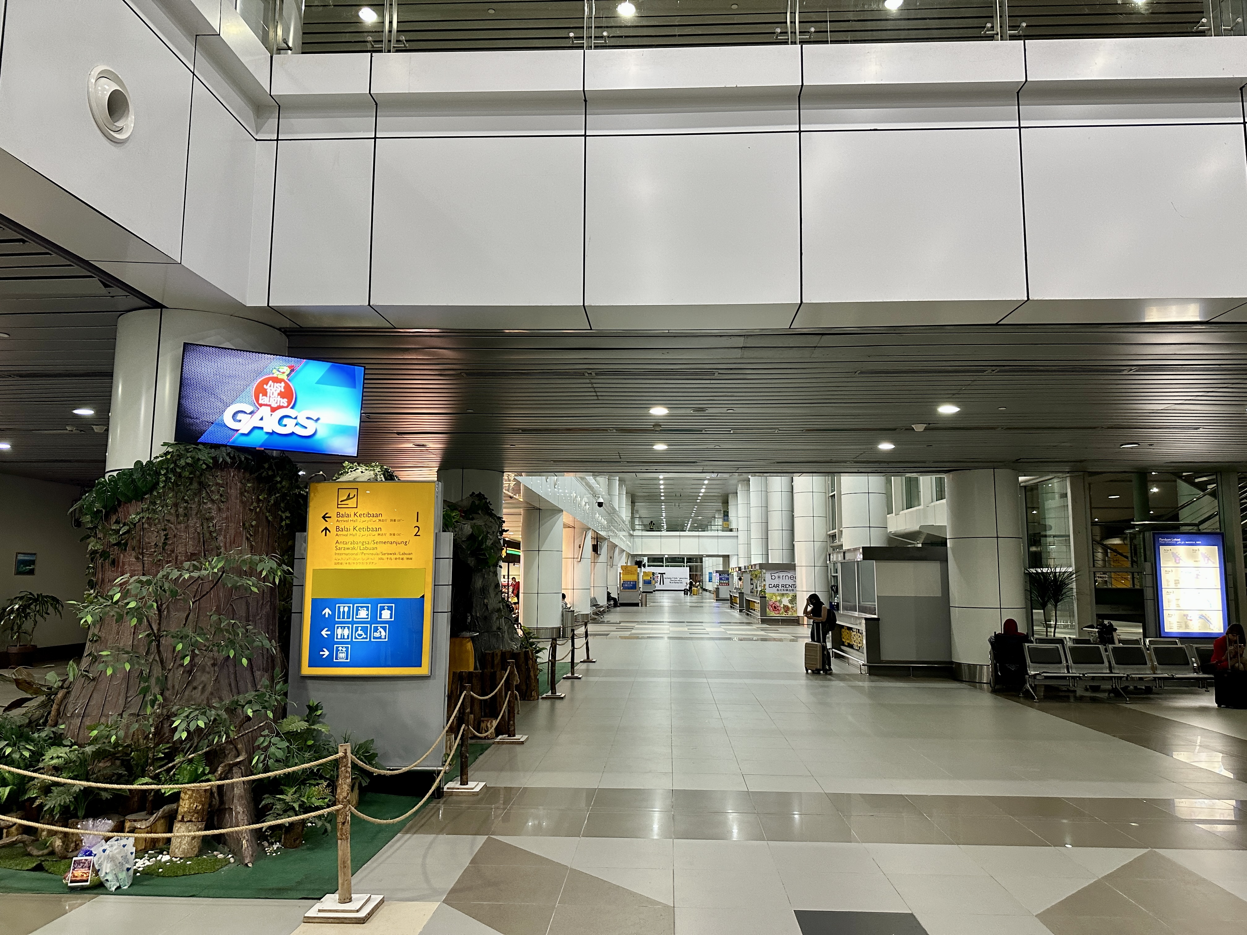 코타키나발루 공항 입국장