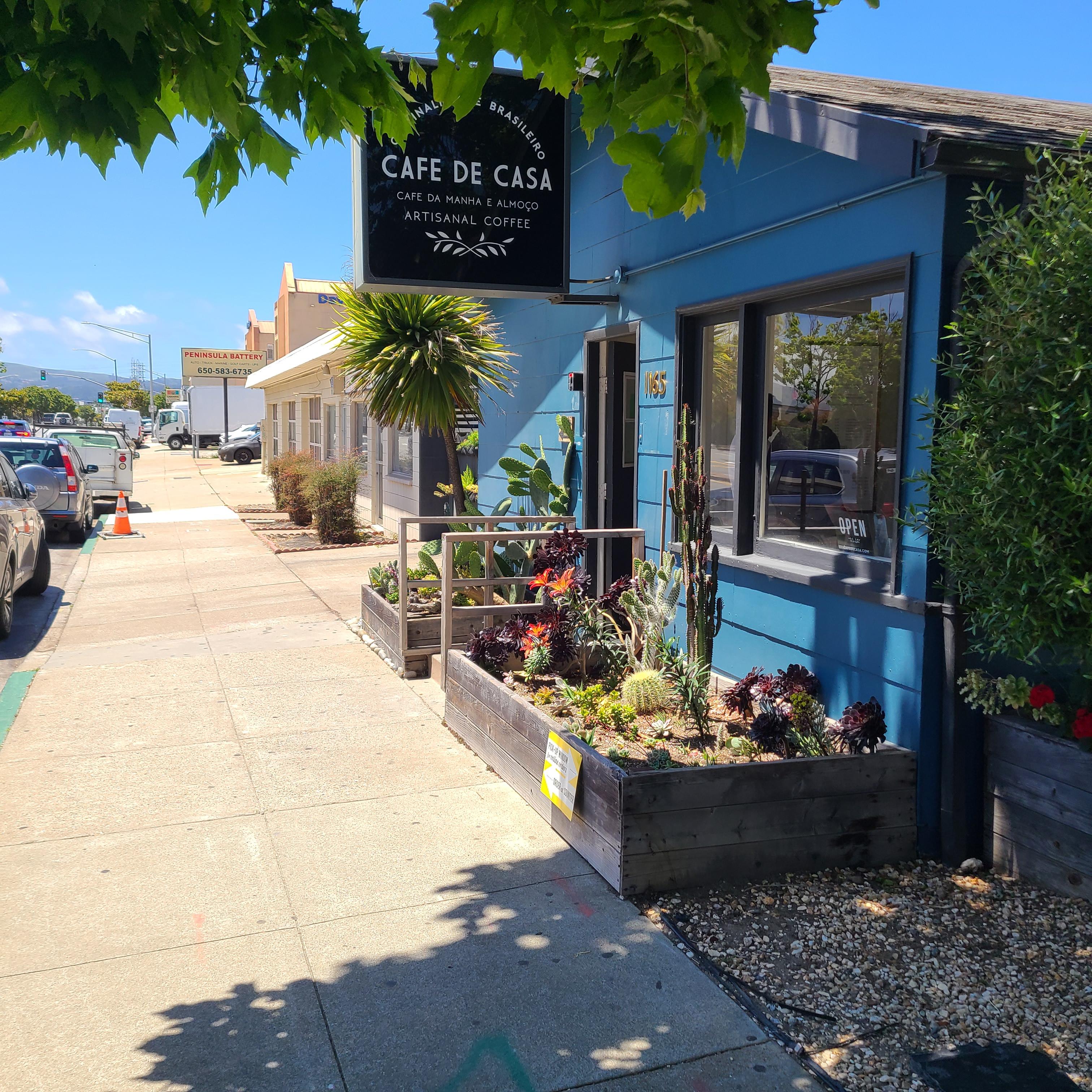 사우스 샌프란시스코 (South San Francisco)의 브라질리언 브런치 음식점 카페 드 까사 (Cafe De Casa)