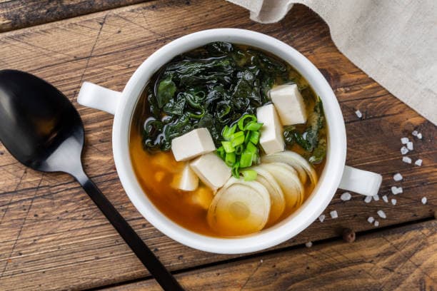 간단한 감칠맛 된장국 - 소개, 레시피 및 활용법, 한 끼 식사로의 장점