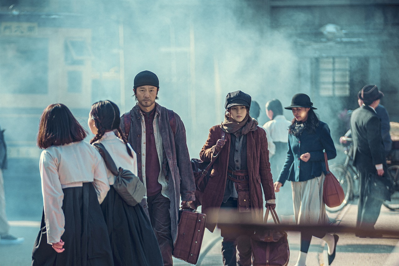경성 크리처 주요테마