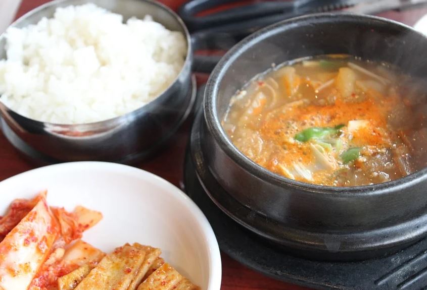  집밥 하면 가장 먼저 생각나는 된장찌개의 유래와 역사