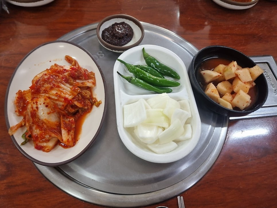 Wonjottukbaegiyeomsotang (원조뚝배기염소탕) 3