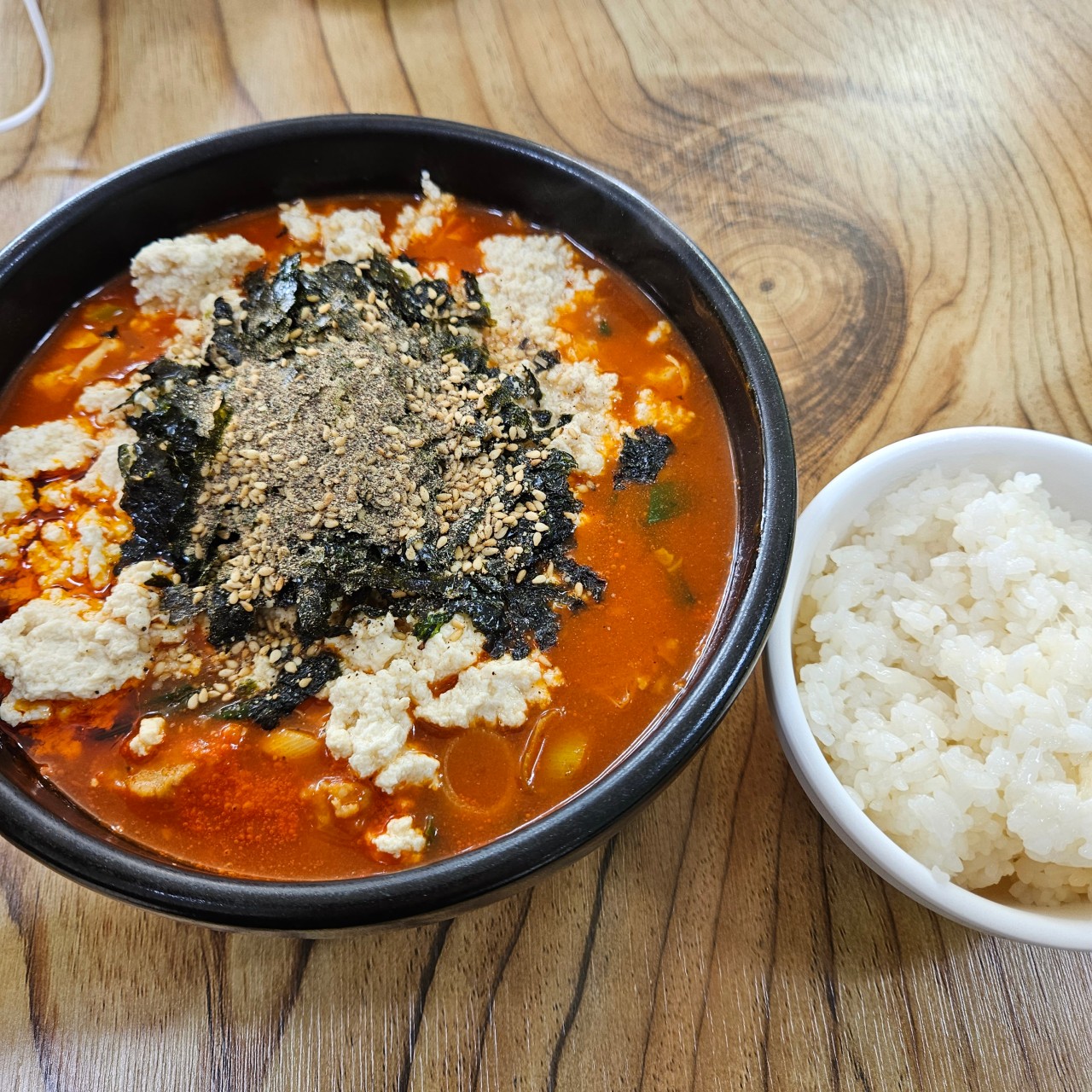 생방송투데이 순두부장칼국수 양미리장칼국수 강릉 맛집(빠니보틀)