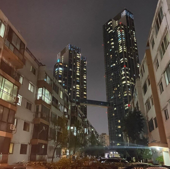  외국인이 느낀 한국의 빈부격차.jpg