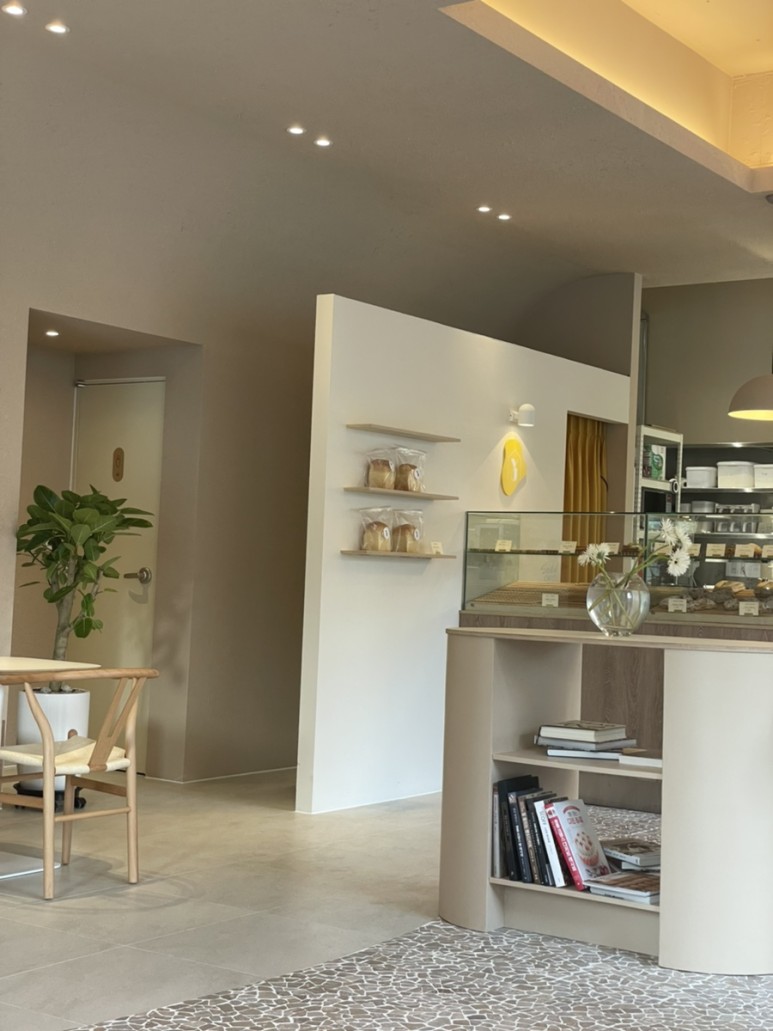 분위기 신상 카페 충주 베이커리 바위의 따뜻한 12