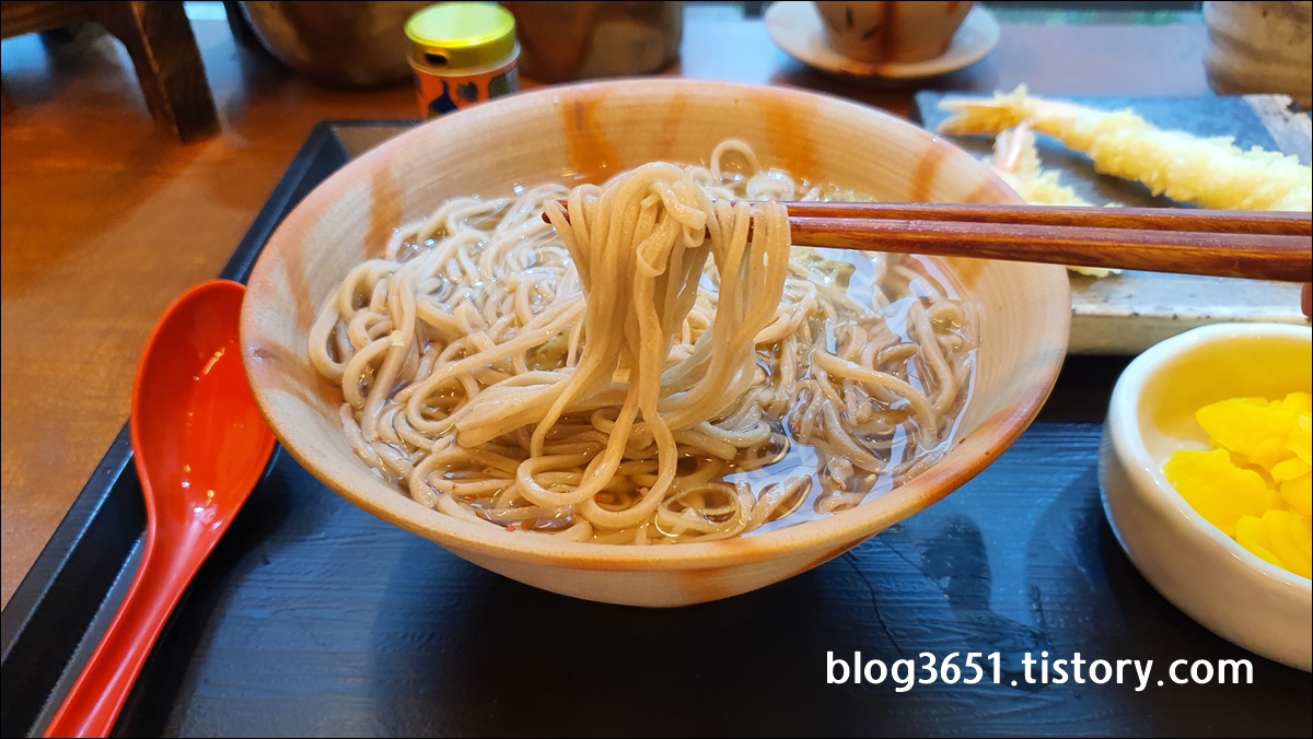  부산 해운대 해리단길 혼밥 맛집은 무스비소바