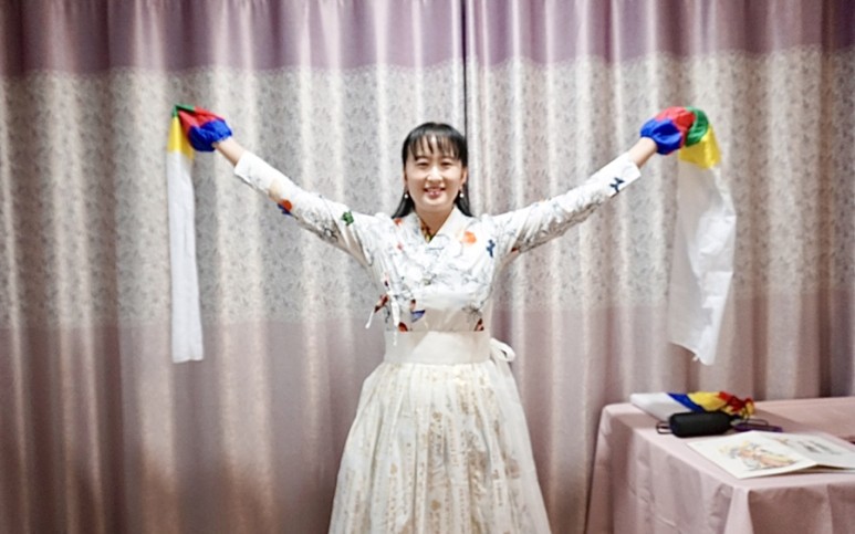 탈춤놀이 잘생긴 댄스 (+손수건 활용) [장구 연주자 조인정 집에서 국악놀이 국악 온라인 수업] 6