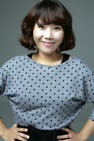  신봉선 성형전 사진. 코 재수술과 실제 키