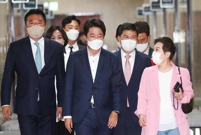  이준석이 띄운 최재형 혁신위에 대한 우려