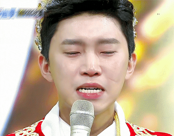  임뿌앵, 임영웅 우는 모습.gif