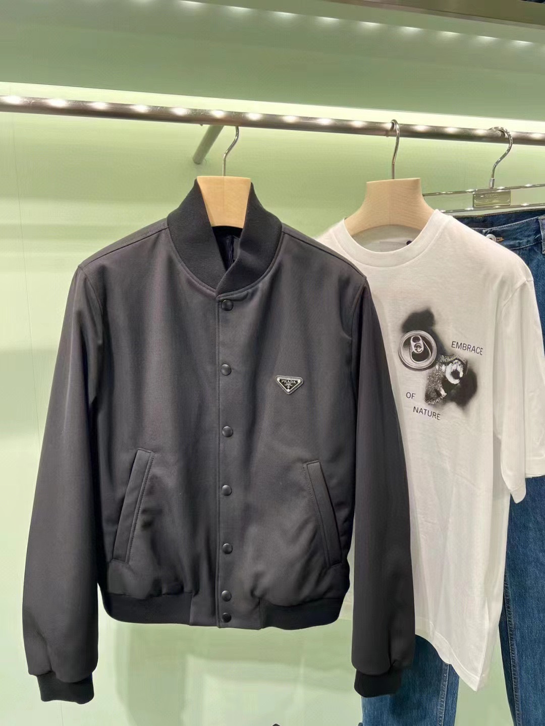 프라다 22FW Milano 스타디움 봄버 자켓 SGC073 11A6 F0002 명품새삥 탑몽클 탑스토니