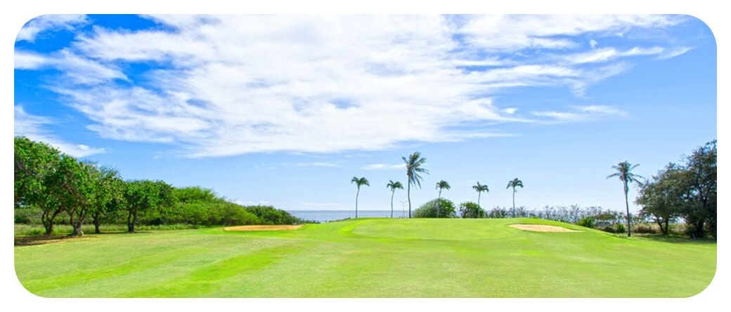 하와이-카이-골프-코스-kai-golf-Championship-Course-내부-잔디-하늘-바다-찍은-사진