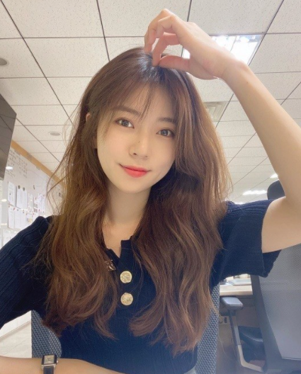  빼어난 외모로 인기가 많은 박지원 아나운서의 아나운서의 조건은? 그리고 이정재 팬