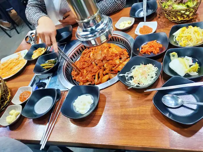 토요일은 밥이좋아 토밥좋아 평창 오삼불고기 거리 오징어 삼겹살 숯불 구이 맛집