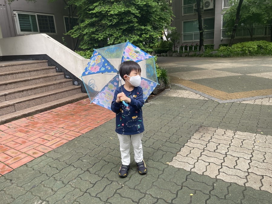 비 영어로 비오는 월요일 그리고 끝나지 18