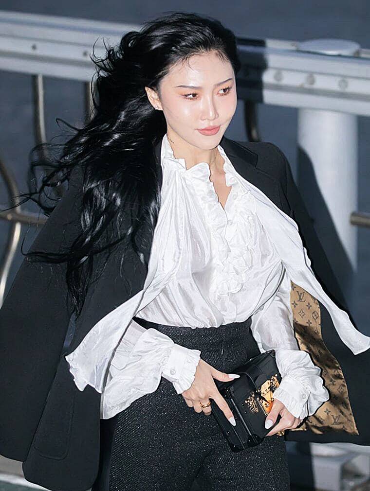 가수-화사