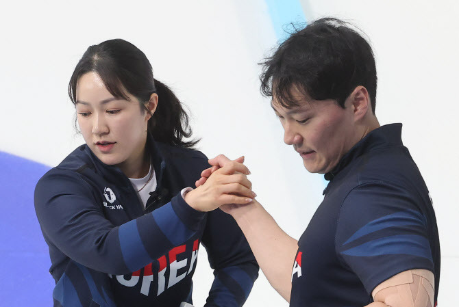 컬링 믹스더블에 나선 한국 대표팀 김경애-성지훈, 2025 하얼빈 동계아시안게임