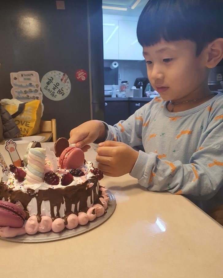  4살 아이 집콕 놀이 크리스마스 케이크 만들기