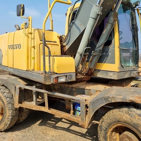  굴삭기 볼보VOLVO EW145B모델 2013년식 5000만원 판매합니다
