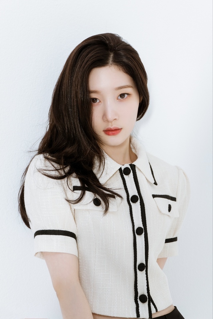  정채연 금수저 촬영 중 쇄골 골절과 뇌진탕 수술 예정 나이 키 학력 프로필