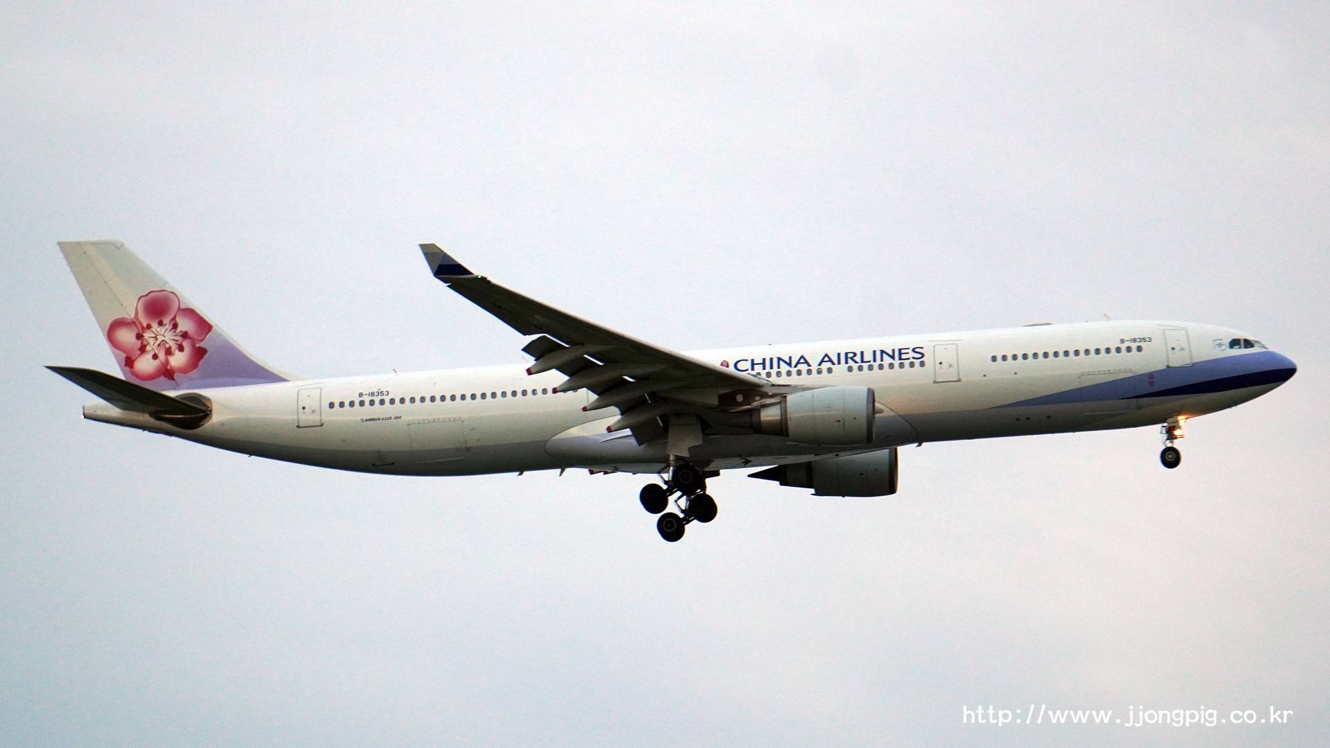 China Airlines B-18353 Airbus A330-300