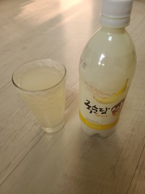  바나나 막걸리 마셔보았습니다
