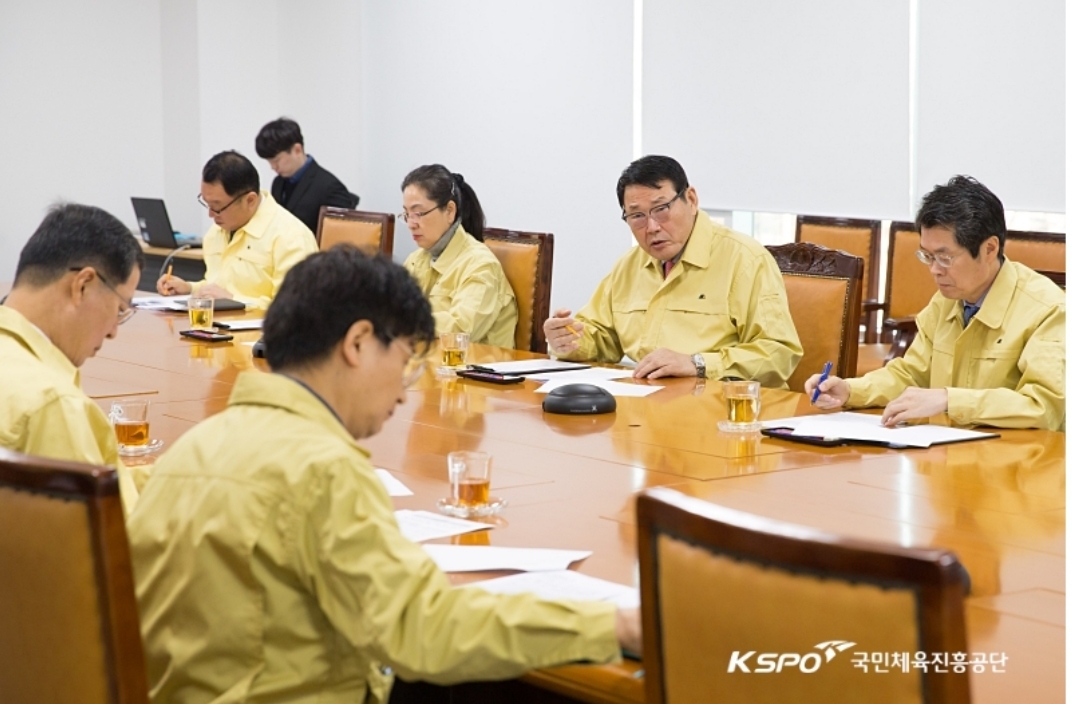  올림픽공원 부분 폐쇄,벚꽃 구경은 내년에~