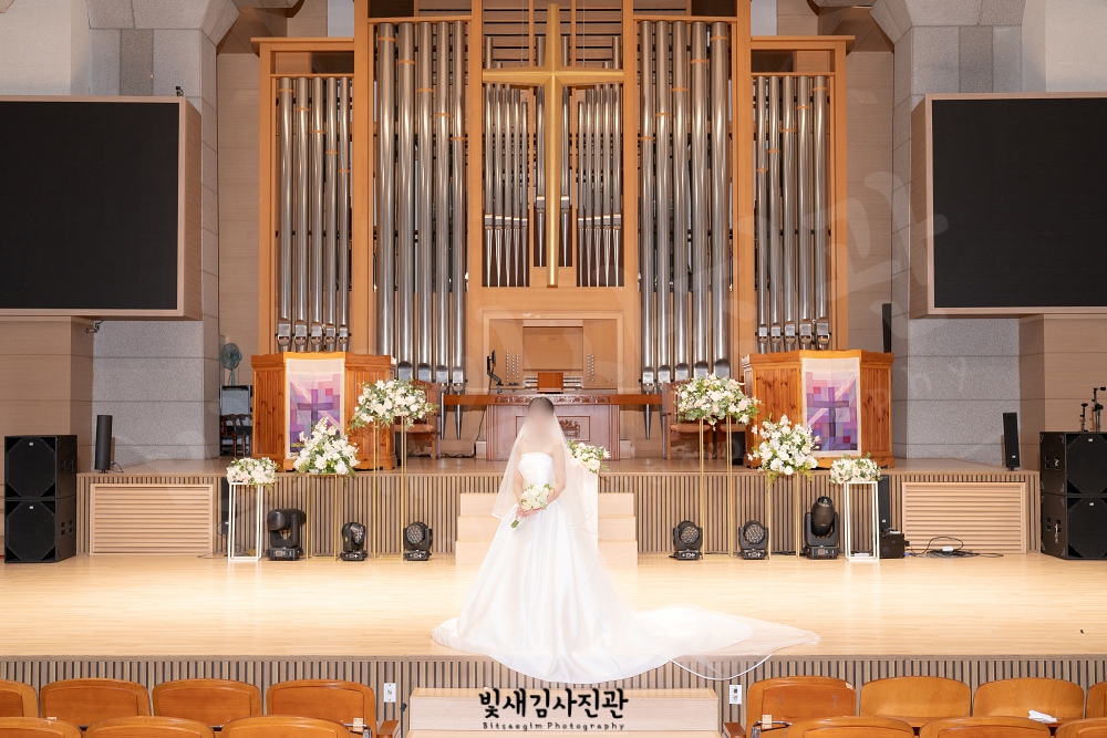 감신대웨딩-결혼예배식-웨슬리채플관-본식스냅-53.jpg